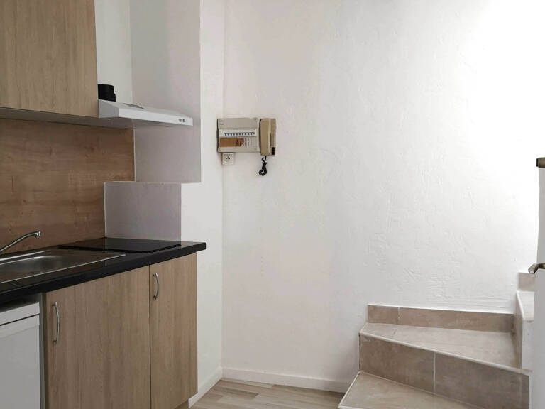 HYERES T2 DUPLEX - REFAIT A NEUF 32.06 M2 — photo 1