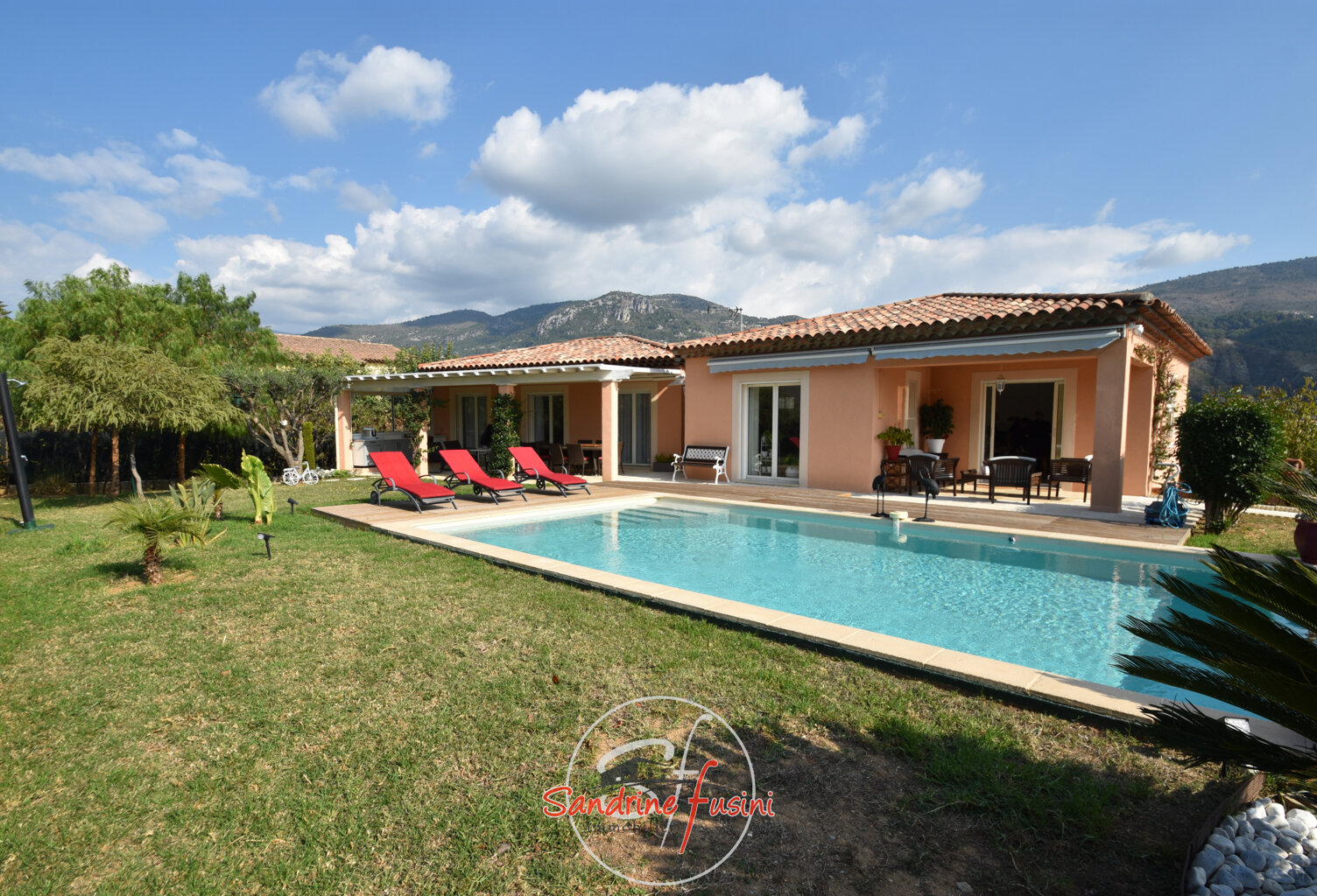 Plan de Carros :  Belle villa individuelle de plain-pied ave — photo 1