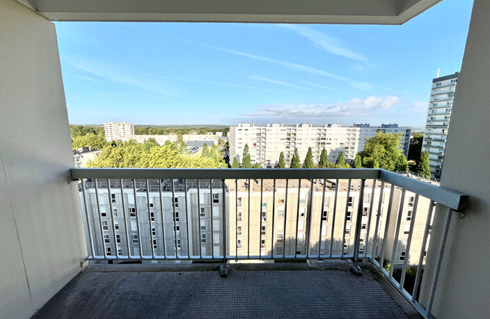 APPARTEMENT T3 BIS MEUBLE - 2 CHAMBRES - 1 BUREAU - 77.98M² - MONT SAINT AIGNAN — photo 3