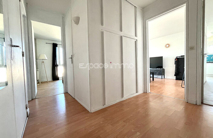 APPARTEMENT T3 BIS MEUBLE - 2 CHAMBRES - 1 BUREAU - 77.98M² - MONT SAINT AIGNAN — photo 4