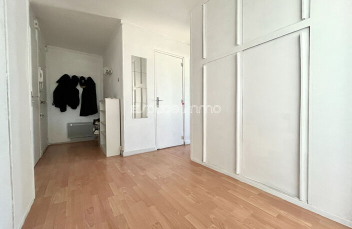 APPARTEMENT T3 BIS MEUBLE - 2 CHAMBRES - 1 BUREAU - 77.98M² - MONT SAINT AIGNAN — photo 5