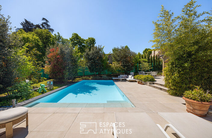 Maison d'architecte rénovée avec piscine au coeur d'un domaine privé à Saint-Genis-Laval — photo 4
