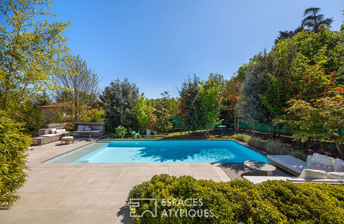 Maison d'architecte rénovée avec piscine au coeur d'un domaine privé à Saint-Genis-Laval — photo 5