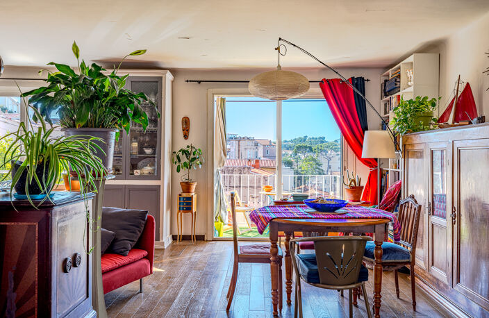 ROUCAS BLANC - T3 68m2 av BALCON , VUE PANO. MER & Ntre Dame ds res. av.  PARKG — photo 5