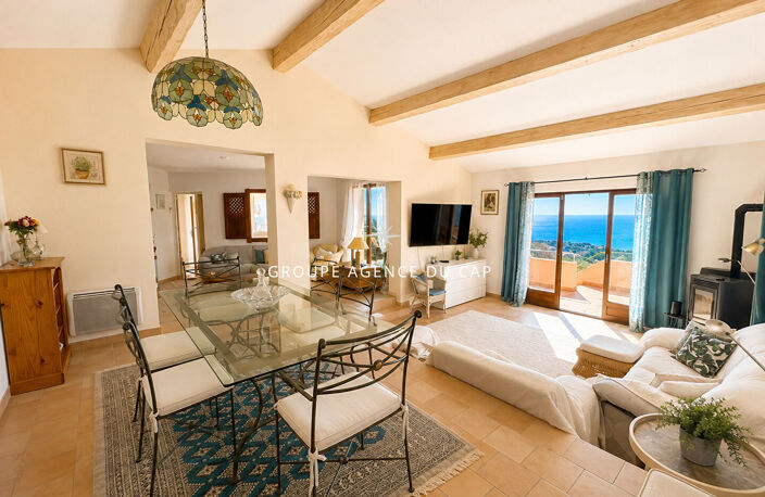 A VENDRE VILLA DE 150M² AVEC VUE MER PANORAMIQUE  4 CHAMBRES ET GARAGE AUX ISSAMBRES — photo 3