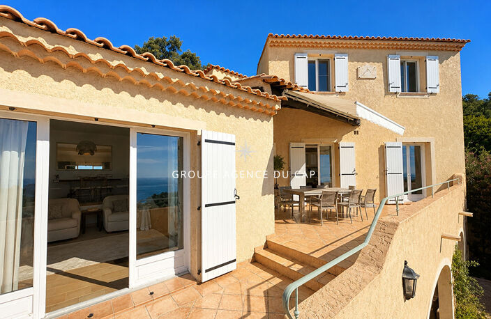 A VENDRE VILLA DE 150M² AVEC VUE MER PANORAMIQUE  4 CHAMBRES ET GARAGE AUX ISSAMBRES — photo 5