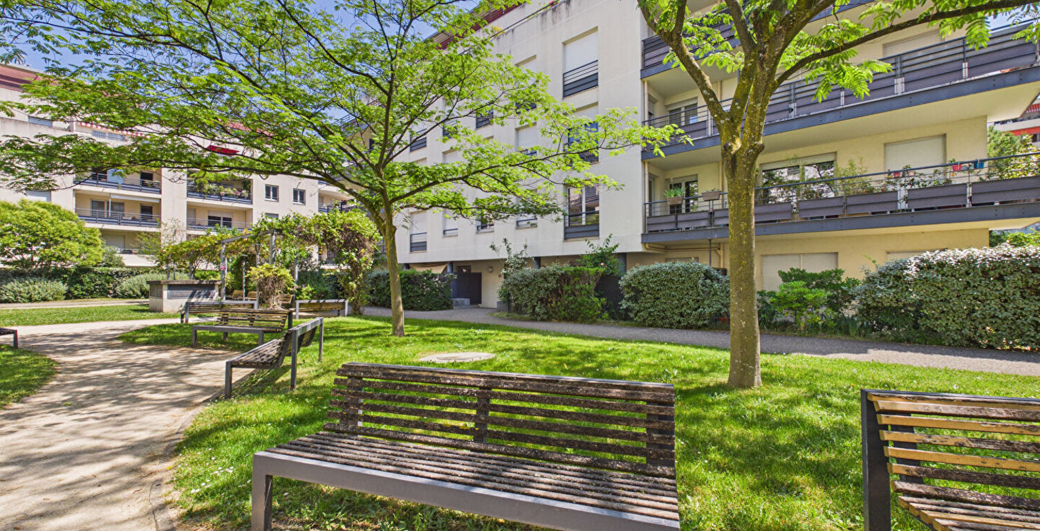 Appartement T2 résidence de standing avec balcon et garage avenue Maurice Faure — photo 1