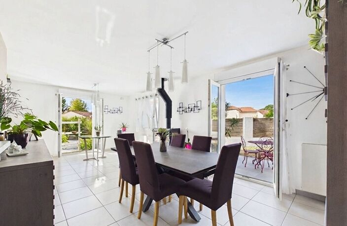 OUDAIRIES - Maison 5 ch - 160 m² - Piscine, terrain clos au calme — photo 5