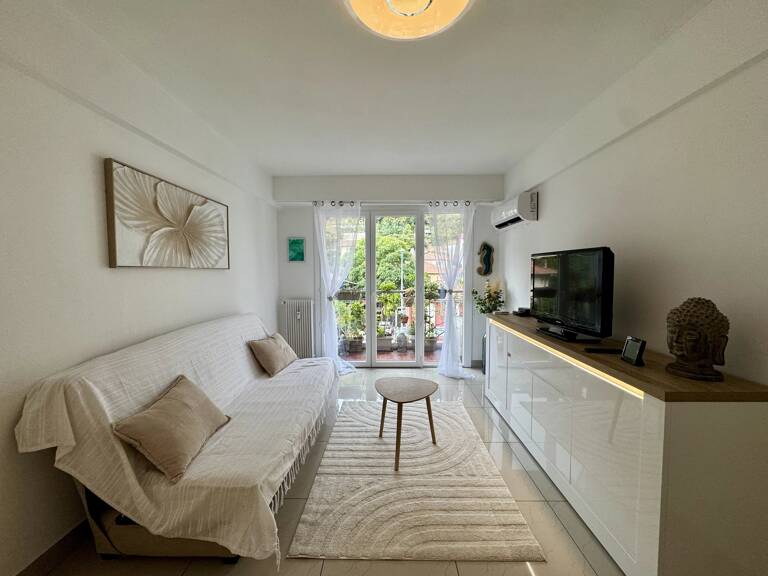 NICE MADELEINE. 2 PIECES + CAVE — photo 1