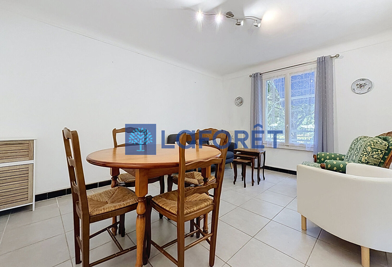 Appartement 3 pièces traversant à vendre à Draguignan, proche écoles et centre-ville — photo 1