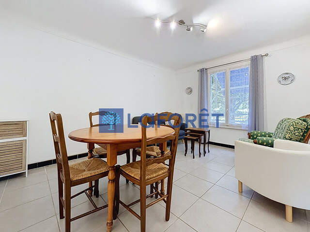 Appartement 3 pièces traversant à vendre à Draguignan, proche écoles et centre-ville — photo du bien
