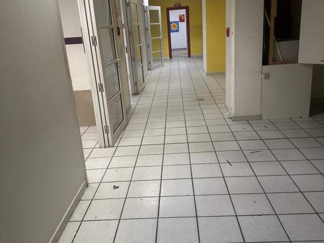 EXCELLENTE OPPORTUNITÉ   LOCAL COMMERCIAL DE 250 M2 AU COEUR — photo du bien