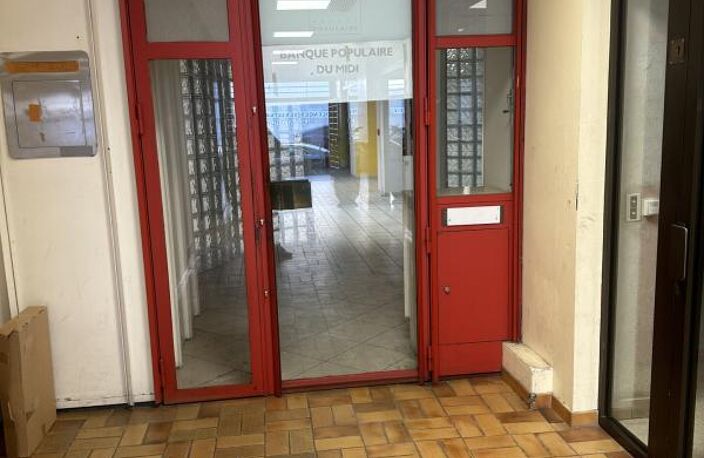 EXCELLENTE OPPORTUNITÉ   LOCAL COMMERCIAL DE 250 M2 AU COEUR — photo 4