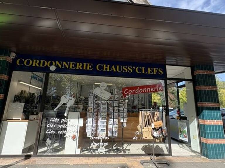 A VENDRE FOND DE COMMERCE CORDONNERIE À ORLÉANS LA SOURCE — photo 1