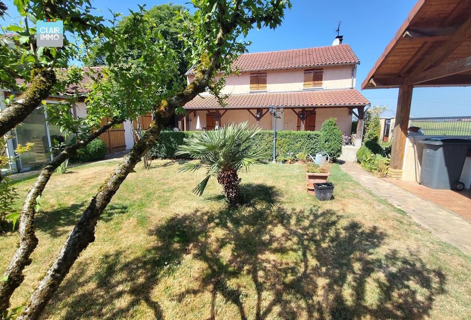 A CHEVROUX PROCHE MACON ET BOURG-EN-BRESSE MAISON  4 PIECES DE — photo 1