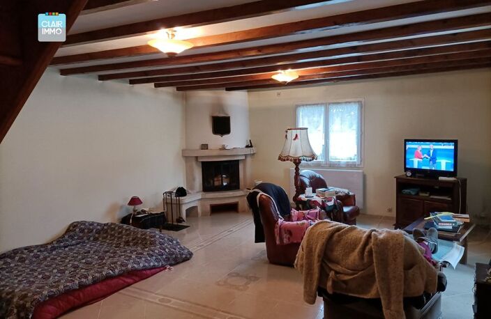 A CHEVROUX PROCHE MACON ET BOURG-EN-BRESSE MAISON  4 PIECES DE — photo 4