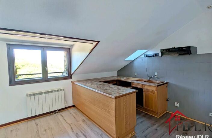 OYONNAX : T3 lumineux    77 m2 au sol   Petite résidence — photo 4