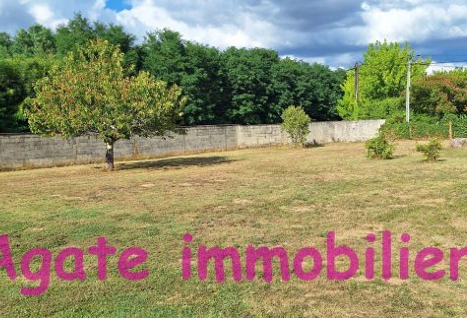 TERRAIN CONSTRUCTIBLE 33720 LANDIRAS — photo 1