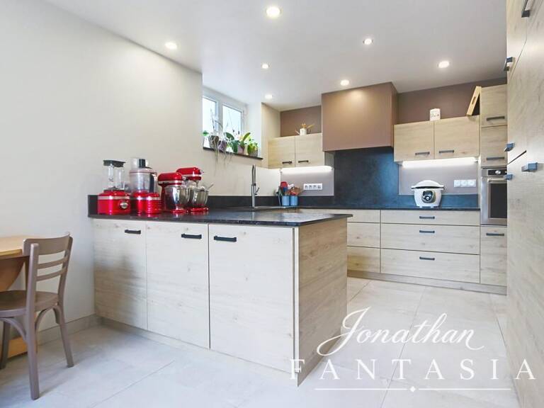 Maison de ville 150 m² : 5 chambres, garage, terrasse et jardin. À SAISIR sur FONTOY — photo 1