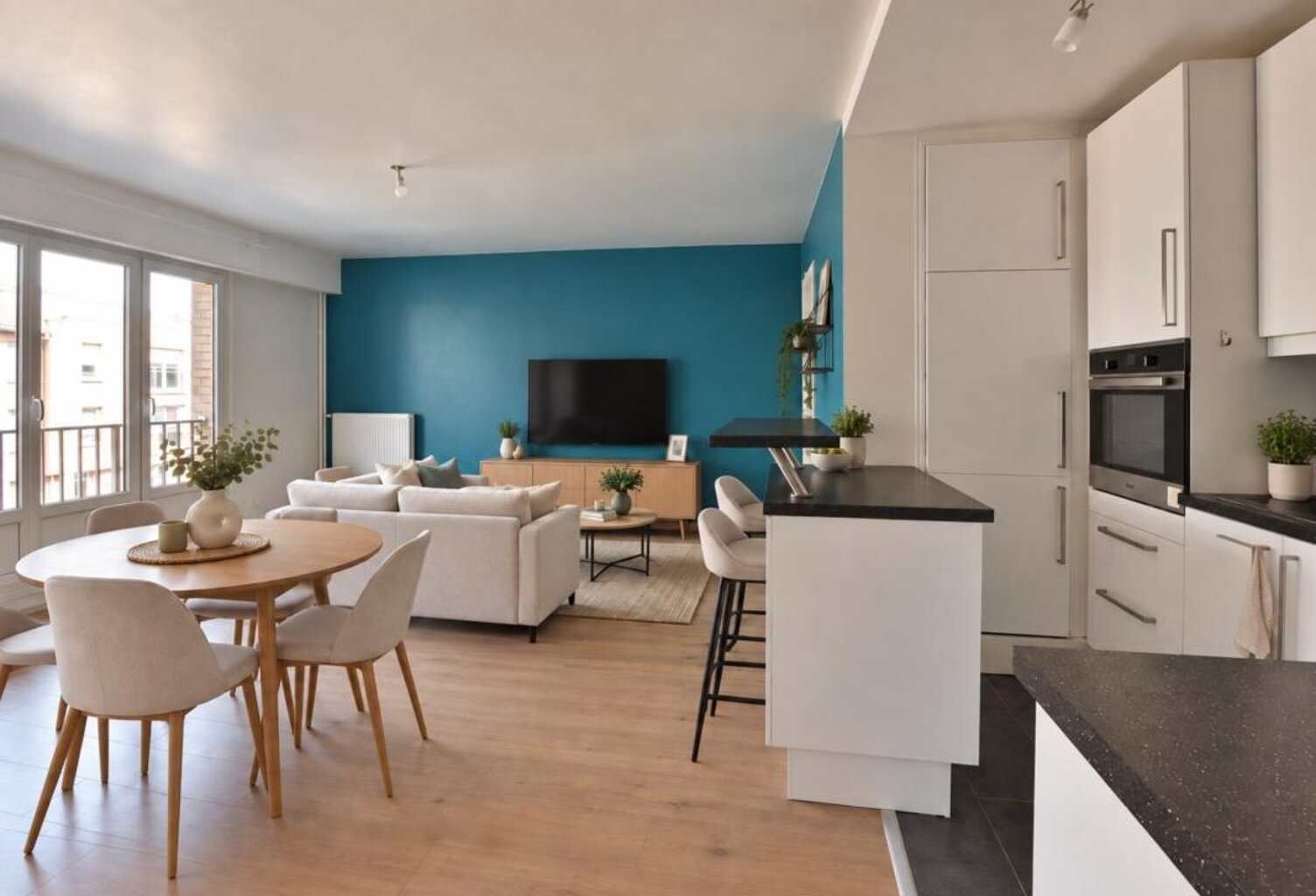 EXCLUSIVITÉ – LILLE / JEAN-BAPTISTE LEBAS – T2 RÉNOVÉ DE 50 M² AVEC PARKING ET CAVE — photo 1