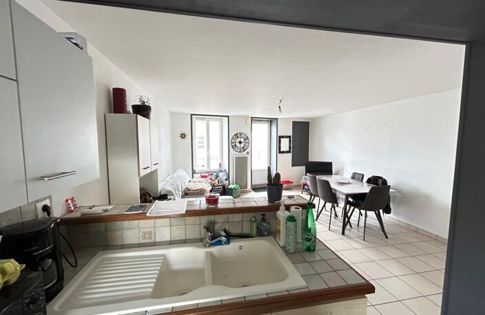JOLI LOGEMENT 80 M² sur 3 niveaux, 2 CHAMBRES, GARAGE ET REMISE NON ATTENANTS - LOCATAIRE EN PLACE — photo 2