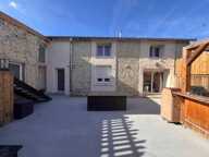 Superbe maison rénovée de 194 m² avec cinéma privé, grande terrasse, terrain et garage — photo 2
