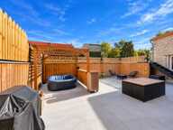 Superbe maison rénovée de 194 m² avec cinéma privé, grande terrasse, terrain et garage — photo 3