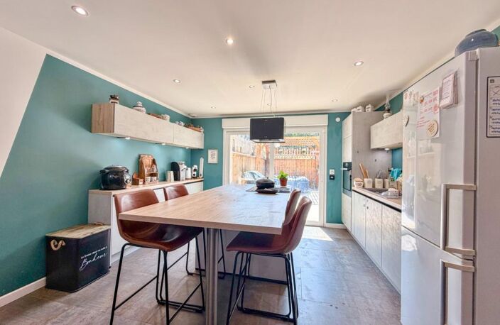 Superbe maison rénovée de 194 m² avec cinéma privé, grande terrasse, terrain et garage — photo 5