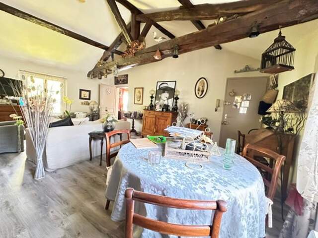 🏡 SUPERBE APPARTEMENT DE CHARME – EMPLACEMENT EXCEPTIONNEL À ANGOULÊME ! 🔑 — photo du bien