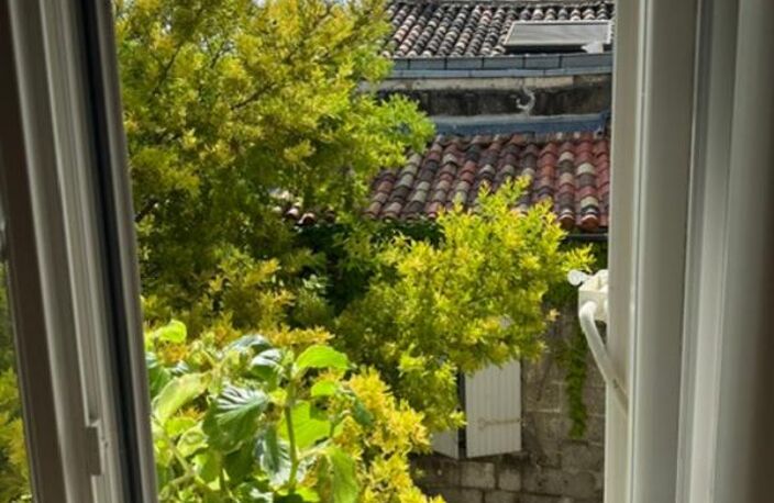 🏡 SUPERBE APPARTEMENT DE CHARME – EMPLACEMENT EXCEPTIONNEL À ANGOULÊME ! 🔑 — photo 4