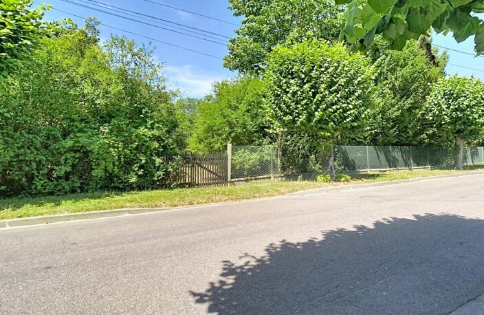 Centre ville de Crouy sur Ourcq - 4.000 m² de Terrain clos avec grange à rénover — photo 4