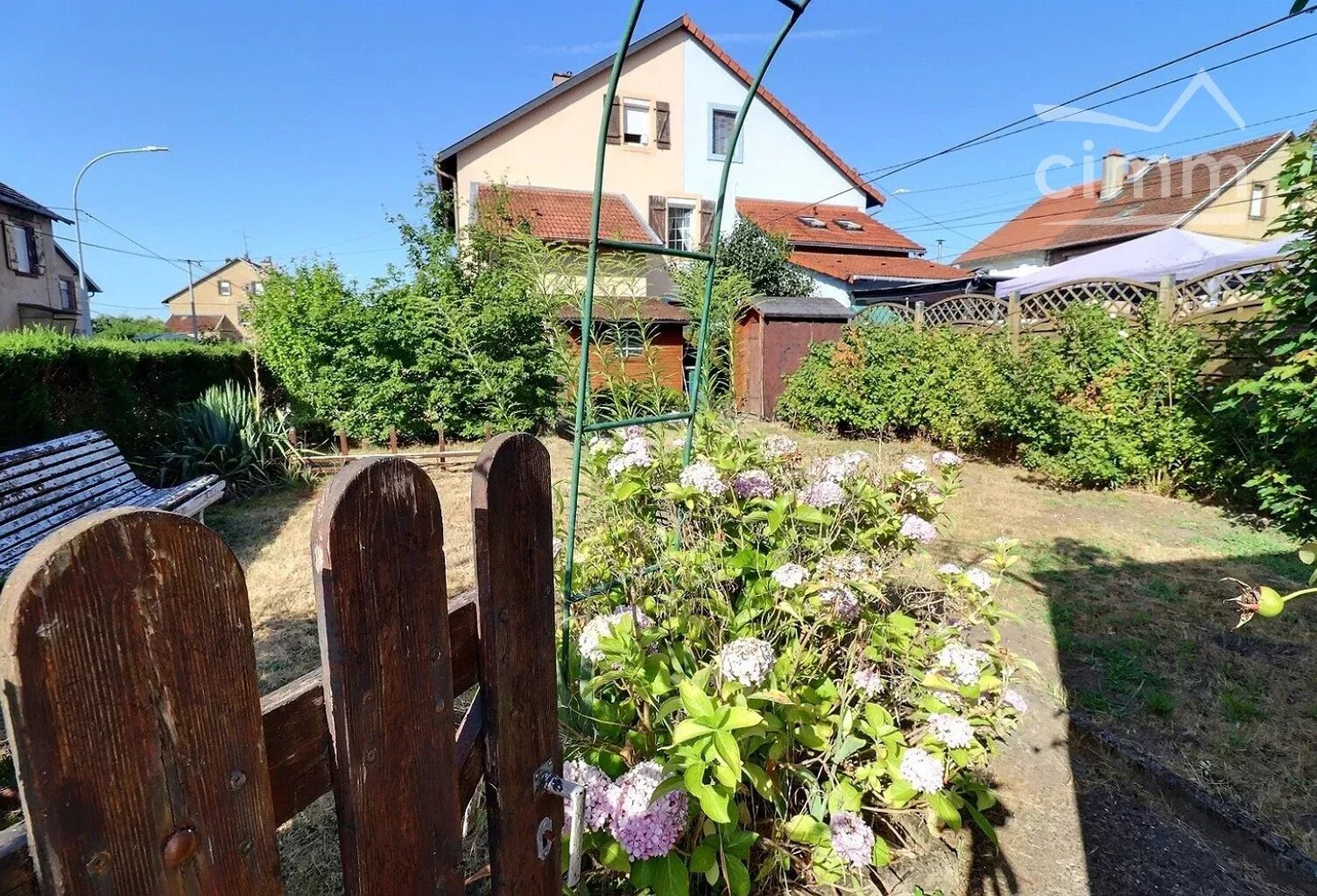 Maison mitoyenne à rénover de 83.73 m² avec jardin à PETITE ROSS — photo 1