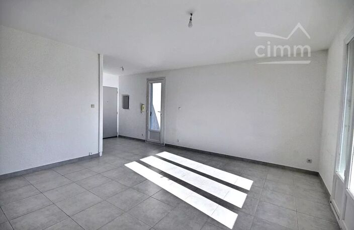 APPARTEMENT F3 avec balcon, garage et parking — photo 5
