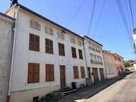 IMMEUBLE DE CARACTÈRE À FORT POTENTIEL – 3 LOGEMENTS – JARDIN – GARAGES – MONTMÉDY — photo 2