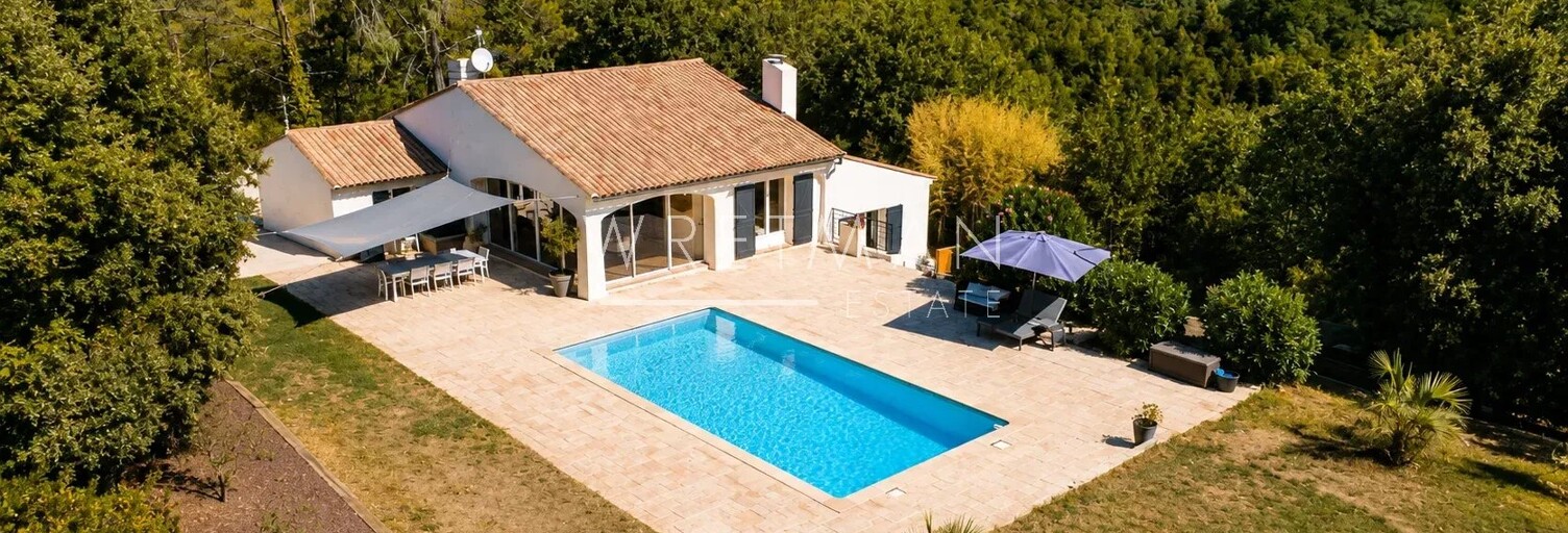 Maison 5 Pièces 250 m² à vendre à Saint-Paul-en-Forêt (83440)