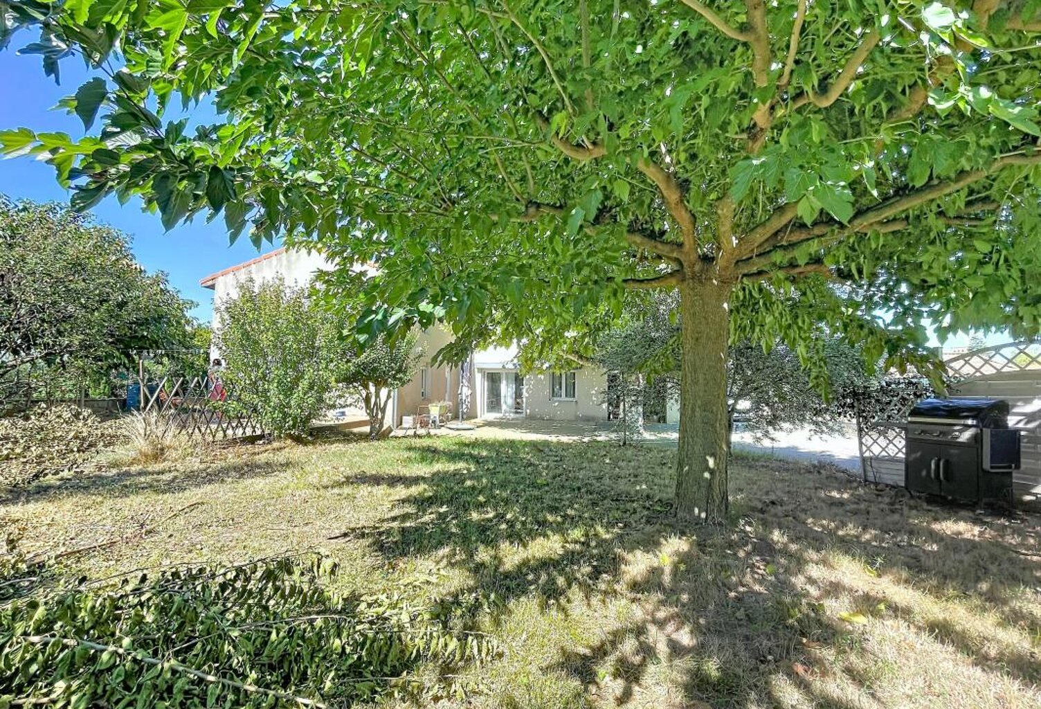 Maison 6 pièce(s), 160 m2, 5 chambres, terrain 824m², garage — photo 1