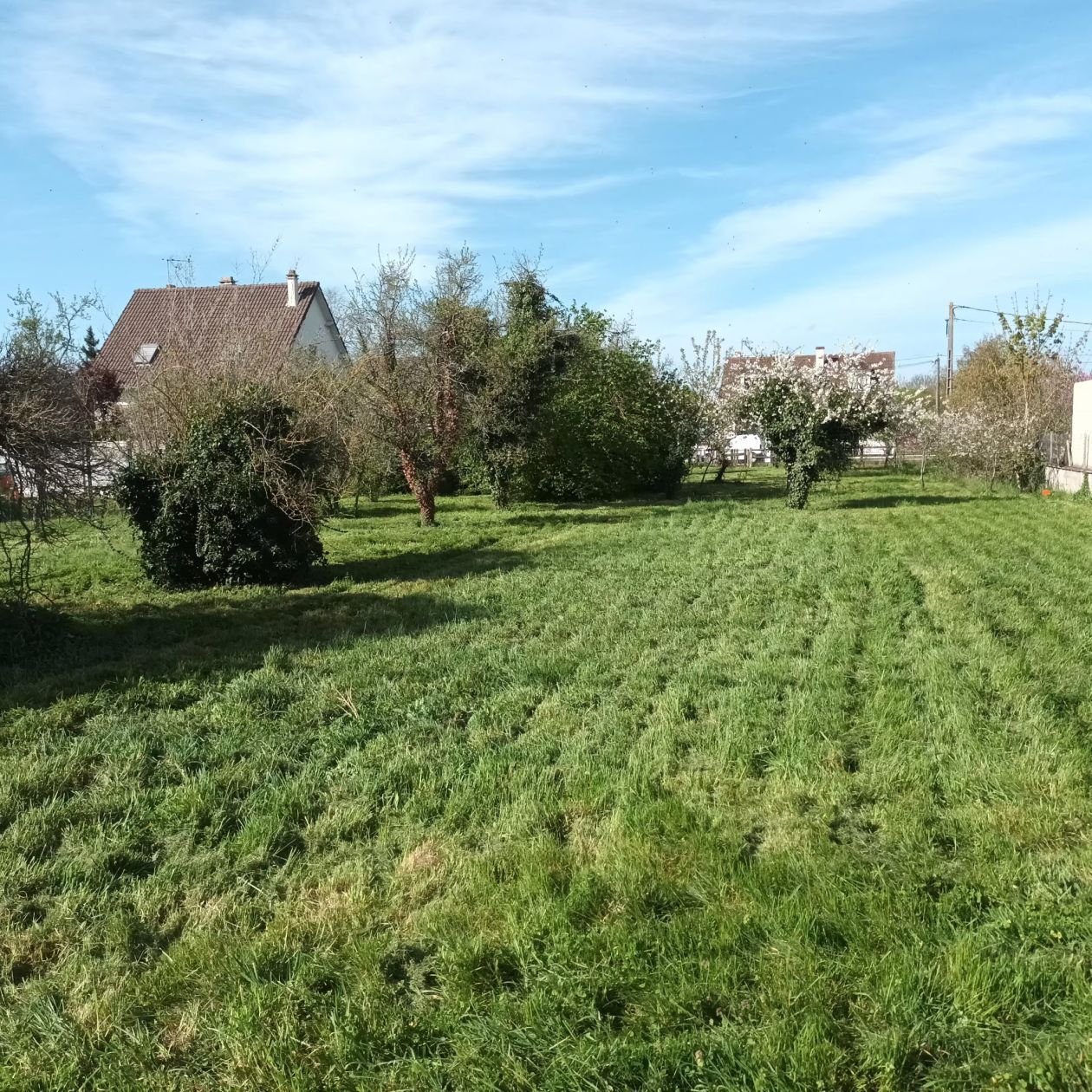 Terrain à bâtir de 813 m² à GUERNES (78)