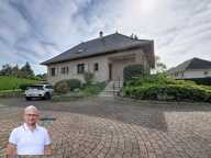 Maison à vendre 9 pièces LES ABRETS EN DAUPHINE sur un parc arboré de plus 2500m2 avec piscine — photo 4