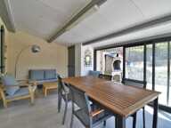 Maison rénovée de 100 m² avec double garage, jardin, terrasses — photo 4