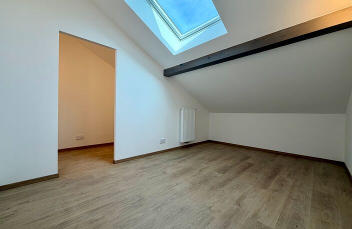 CLUSES CENTRE – T2 duplex prêt à vivre - sans délais — photo 2