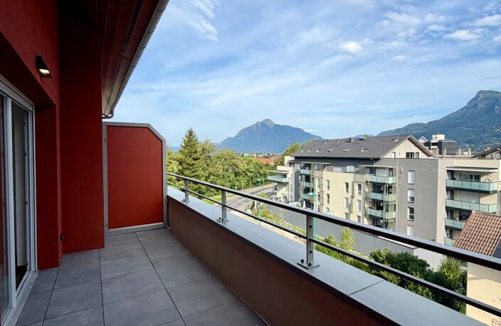 CLUSES CENTRE – T2 duplex prêt à vivre - sans délais — photo 3