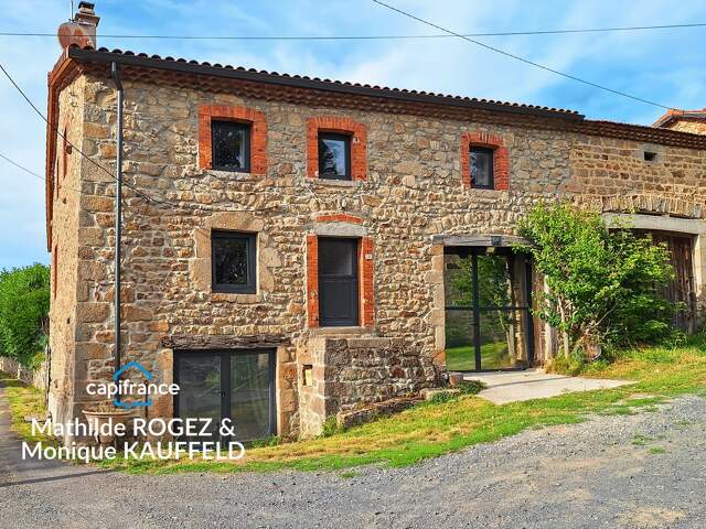 CUNLHAT – BELLE MAISON EN PIERRES RÉNOVÉE – JARDIN 500 M² – GRANGE — photo du bien