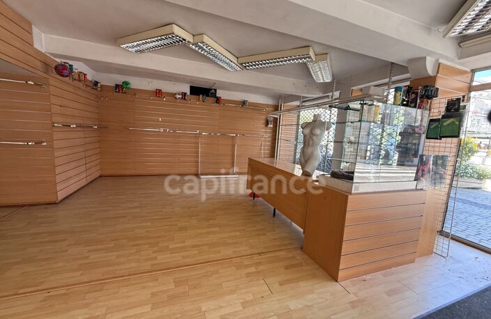 Immeuble à rénover avec locaux commerciaux — photo 5