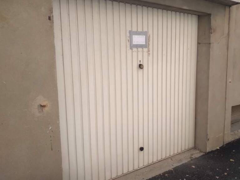 Garage au sein d'un résidence sécurisée- AVIGNON (84) — photo 1