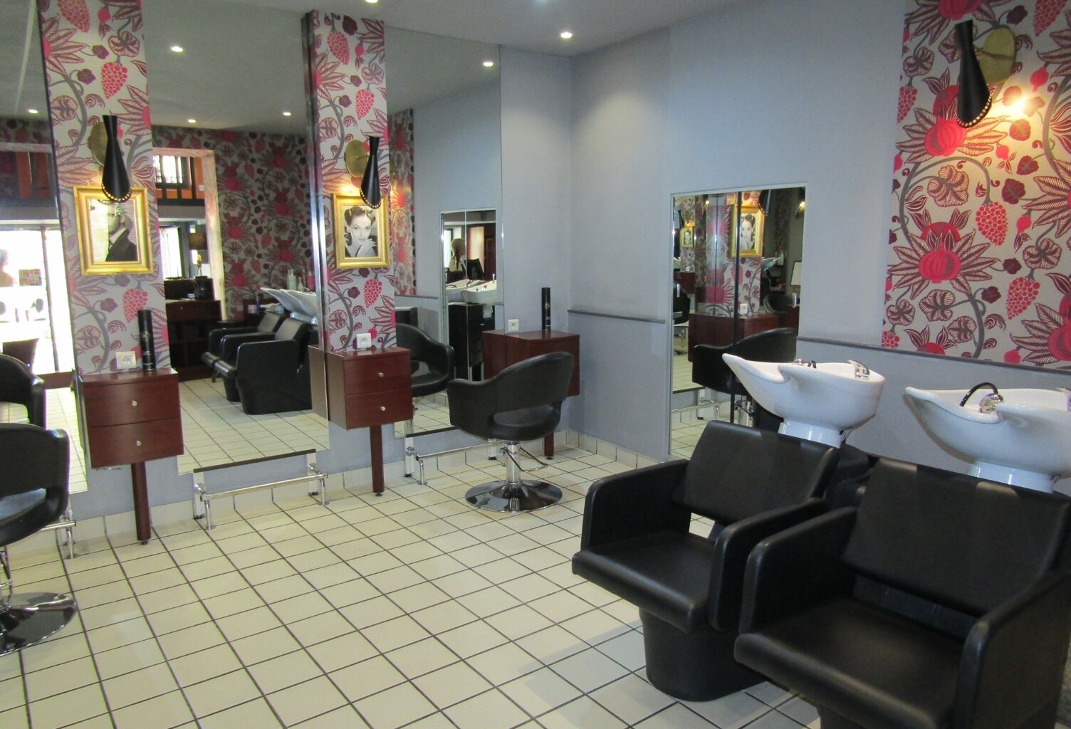 Beau salon de coiffure à Sarlat — photo 1