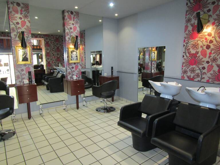 Beau salon de coiffure à Sarlat — photo 1
