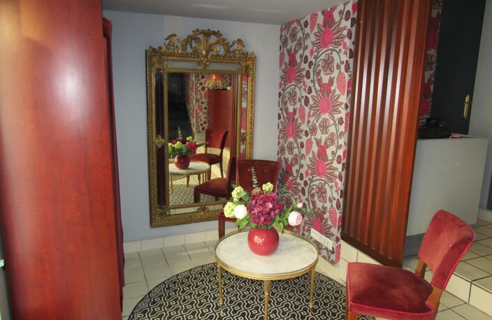 Beau salon de coiffure à Sarlat — photo 3