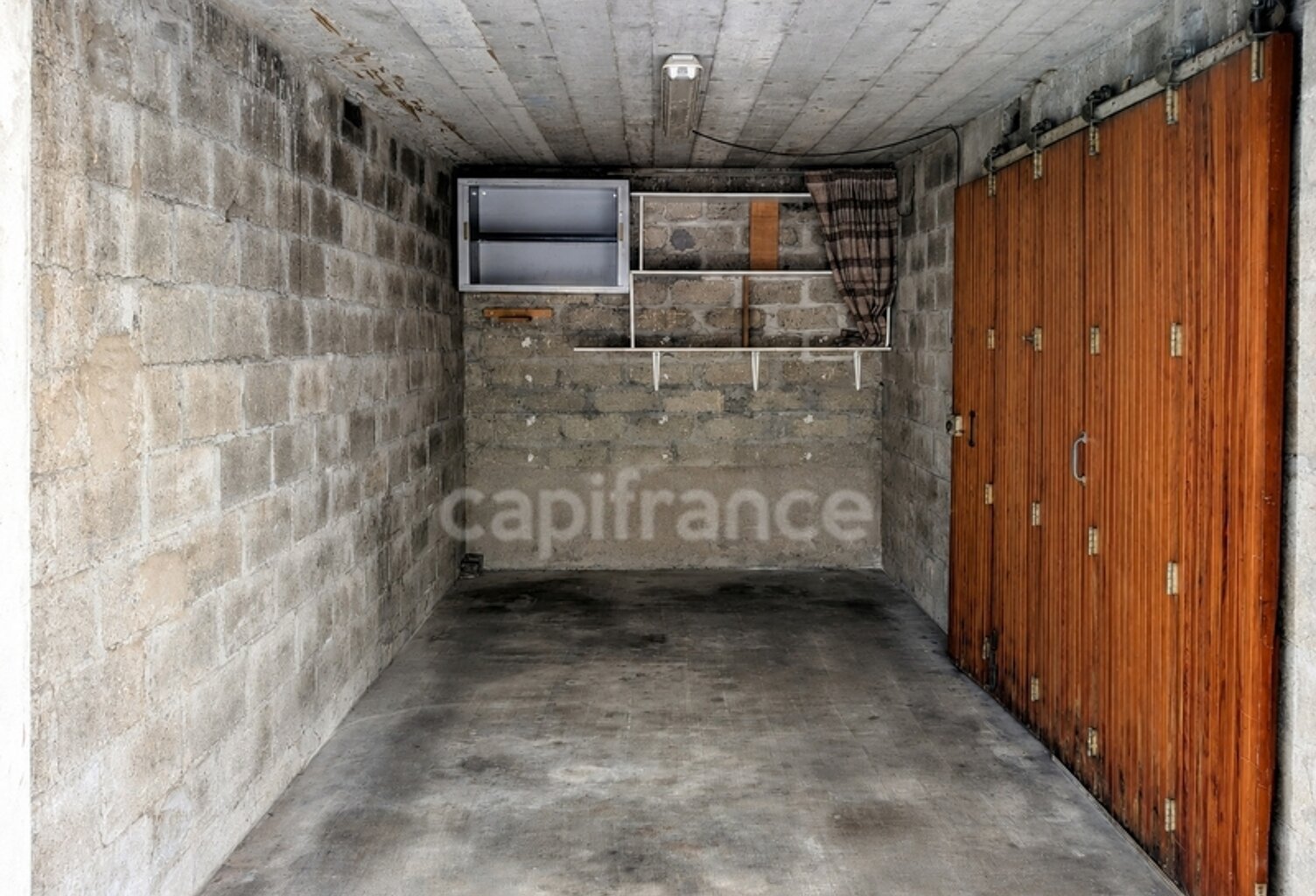 Box en Centre-Ville à vendre à CORBEIL ESSONNES — photo 1