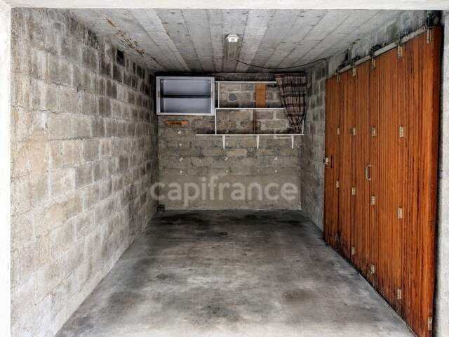 Box en Centre-Ville à vendre à CORBEIL ESSONNES — photo du bien