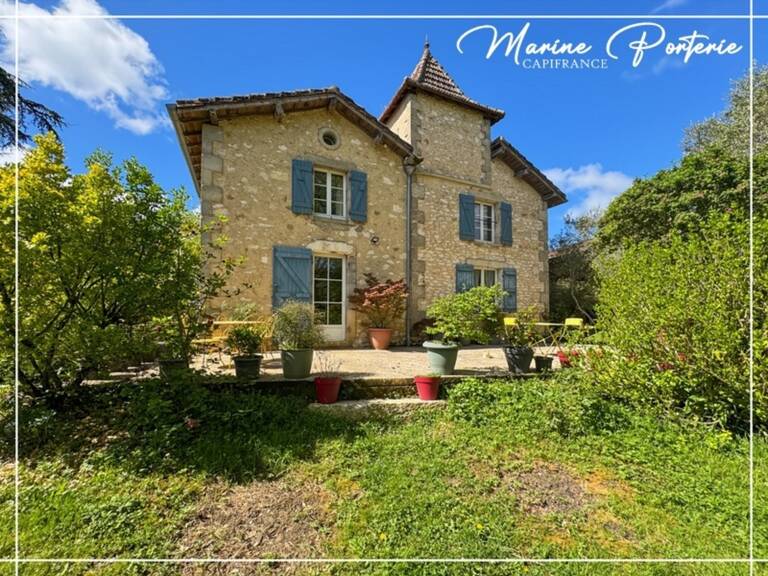 Maison en pierre de 245 m² sur 2 hectares avec lac — photo 1